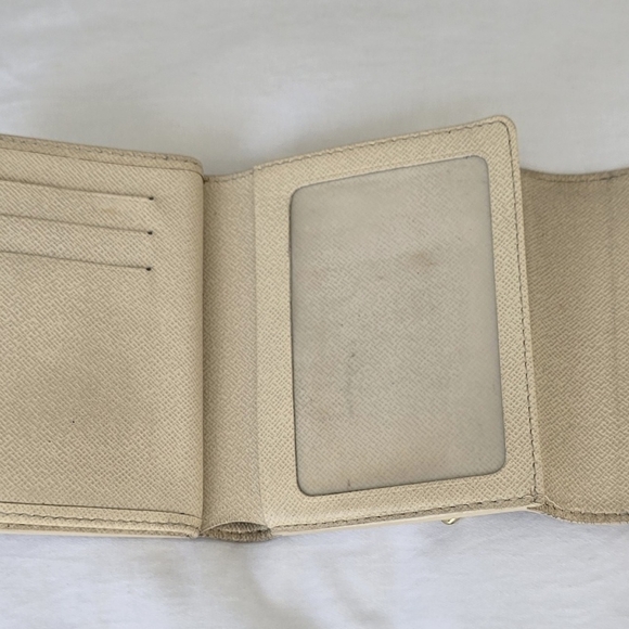 Louis Vuitton Damier Azur Wallet with Gold Clasp - Picture 3 of 8